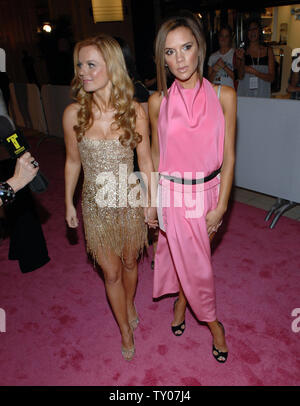 Spice Girls Geri Halliwell (L) und Victoria Beckham, Eintreffen der Victoria Secret Fashion Show taping im Kodak Theater in Hollywood" in Los Angeles am 15. November 2007. (UPI Foto/Jim Ruymen) Stockfoto