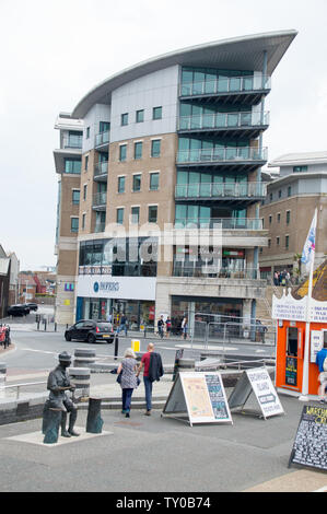 Generalleutnant Robert Stephenson Smyth Baden-Powell Statue im Hafen von Poole Stockfoto