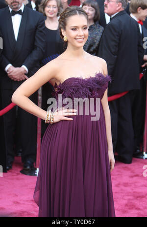 Jessica Alba kommt für die 80. jährlichen Academy Awards im Kodak Theater in Hollywood, Kalifornien, am 24. Februar 2008. (UPI Foto/Terry Schmitt) Stockfoto