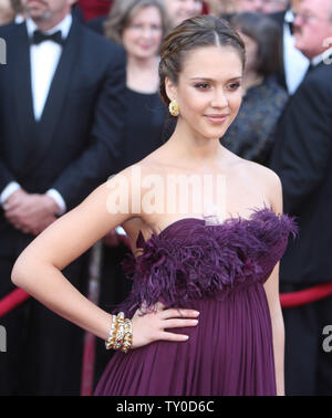 Jessica Alba kommt für die 80. jährlichen Academy Awards im Kodak Theater in Hollywood, Kalifornien, am 24. Februar 2008. (UPI Foto/Terry Schmitt) Stockfoto