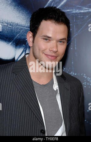 Warf Mitglied Kellan Lutz besucht die Premiere des Films 'Prom Night' in Los Angeles am 9. April 2008. (UPI Foto/Phil McCarten) Stockfoto