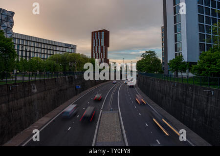 LEEDS, Großbritannien - 2. JUNI 2019: Landschaft rund um Stadt Leeds, eine Stadt in West Yorkshire, England, Großbritannien Stockfoto