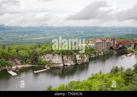 Mohonk Mountain House in New Paltz, NY hier mit Strand gezeigt. Stockfoto