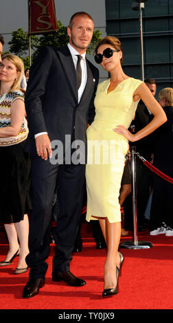 Soccer player David Beckham und seine Frau Victoria kommen für die ESPY Awards bei Nokia Theater in Los Angeles am 16. Juli 2008. (UPI Foto/Jim Ruymen) Stockfoto