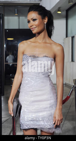 Warf Mitglied Thandie Newton besucht die Premiere des Films "RocknRolla", geschrieben und von Guy Ritchie am Arclight Cinerama Dome gerichtet in den Hollywood in Los Angeles am 6. Oktober 2008. (UPI Foto/Jim Ruymen) Stockfoto