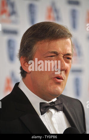 LOS ANGELES, Ca. November 05, 2009: Stephen Fry auf der 18. jährlichen BAFTA/LA Britannia Awards im Hyatt Century Plaza Hotel, Century City. © 2009 Paul Smith/Featureflash Stockfoto