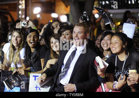 Warf Mitglied Kellan Lutz besucht die Premiere des Films 'Twilight' in Los Angeles am 17. November 2008. (UPI Foto/Phil McCarten) Stockfoto