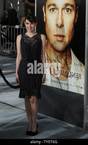 Emma Roberts besucht die Premiere des Motion picture Fantasy' Der seltsame Fall des Benjamin Button" in die "Westwood" in Los Angeles am 8. Dezember 2008. (UPI Foto/Jim Ruymen) Stockfoto