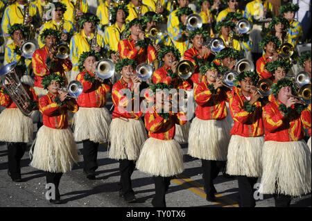 Das Hawaii Na Koa Ali'i Alle staatlichen Marching Band ist an die 120 Rose Parade in Pasadena, Kalifornien, am 1. Januar 2009 gesehen. Die diesjährige Parade steht unter dem Motto Hut ab für Unterhaltung. (UPI Foto/Phil McCarten) Stockfoto