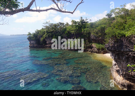 Hidden Beach und Riffe bei Top Rock Marine Reserve, Saama, Efate, Vanuatu Stockfoto