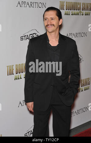 LOS ANGELES, Ca. Oktober 28, 2009: Clifton Collins Jr. am Los Angeles Premiere seines neuen Films "The Boondock Saints II: All Saints Day" am Arclight Theater, Hollywood. © 2009 Paul Smith/Featureflash Stockfoto