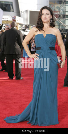 Schauspielerin Julia Louis Dreyfus kommt am 61. Primetime Emmy Awards auf der Nokia Center in Los Angeles am 20. September 2009. UPI/Lori Shepler Stockfoto