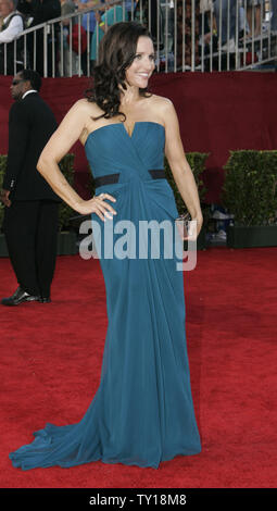 Schauspielerin Julia Louis Dreyfus kommt am 61. Primetime Emmy Awards auf der Nokia Center in Los Angeles am 20. September 2009. UPI/Lori Shepler Stockfoto