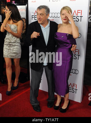 Kate Beckinsale, Robert De Niro und Drew Barrymore (L-R), cast-Mitglieder in der motion picture dramatische Komödie 'Everybody's Fine', auf dem roten Teppich sammeln während der Premiere des Films am AFI Fest 2009 in Los Angeles am 3. November 2009. UPI/Jim Ruymen Stockfoto