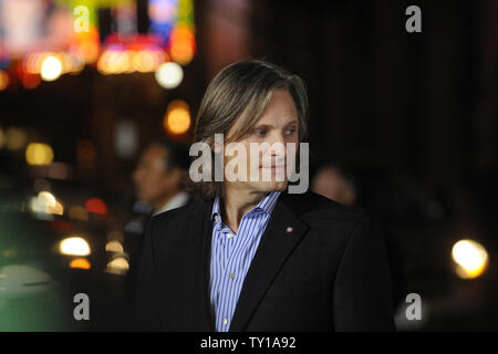 Warf Mitglied Viggo Mortensen besucht eine Vorführung des Films "Der Weg" in Los Angeles am 4. November 2009. UPI/Phil McCarten Stockfoto