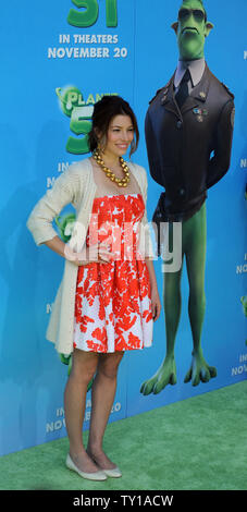 Schauspielerin Jessica Biel, die Stimme von Neera in der animierten motion picture Komödie 'Planet 51', die Premiere des Films in der Westwood Abschnitt von Los Angeles am 14. November 2009 besucht. UPI/Jim Ruymen Stockfoto