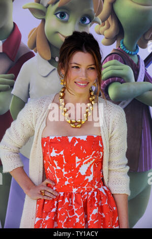 Schauspielerin Jessica Biel, die Stimme von Neera in der animierten motion picture Komödie 'Planet 51', die Premiere des Films in der Westwood Abschnitt von Los Angeles am 14. November 2009 besucht. UPI/Jim Ruymen Stockfoto