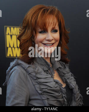 Schauspielerin und Sängerin Reba McEntire kommt auf der 37. jährlichen American Music Awards in Los Angeles am 22. November 2009. UPI/Jim Ruymen Stockfoto