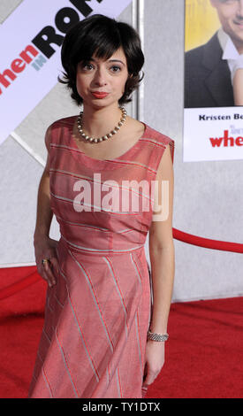 Kate Micucci, der Mitglied in der motion picture romantisch Drama Komödie "When In Rome", die Premiere des Films am El Capitan Theatre in Hollywood" in Los Angeles am 27. Januar 2010 besucht. UPI/Jim Ruymen. Stockfoto