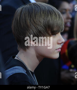 Sänger Justin Bieber nimmt an der 23. jährlichen Nickelodeon Kids' Choice Awards an der UCLA Pauley Pavillion in Los Angeles am 27. März 2010 statt. UPI/Jim Ruymen Stockfoto