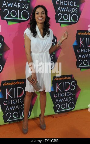 Schauspielerin Rosario Dawson kommt in der 23. jährlichen Nickelodeon Kids' Choice Awards an der UCLA Pauley Pavillion in Los Angeles am 27. März 2010 statt. UPI/Jim Ruymen Stockfoto