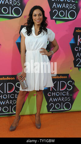 Schauspielerin Rosario Dawson kommt in der 23. jährlichen Nickelodeon Kids' Choice Awards an der UCLA Pauley Pavillion in Los Angeles am 27. März 2010 statt. UPI/Jim Ruymen Stockfoto