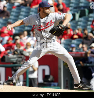 Cleveland Indians, die Krug Jake Westbrook Plätze gegen die Los Angeles Angels im ersten Inning im Angel Stadium in Anaheim, Kalifornien, am 28. April 2010. UPI/Lori Shepler. Stockfoto