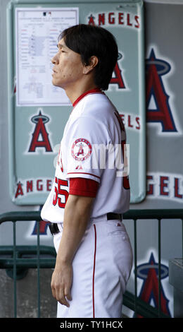 Los Angeles Engel Designated Hitter Hideki Matsui wartet im Dugout gegen die Cleveland Indians im Angel Stadium in Anaheim, Kalifornien, am 28. April 2010. UPI/Lori Shepler. Stockfoto