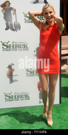 Schauspielerin Cameron Diaz, die Stimme von Prinzessin Fiona in der animierte motion picture Komödie "Für immer Shrek", sorgt sich die Premiere des Films in Los Angeles am 16. Mai 2010. UPI/Jim Ruymen Stockfoto