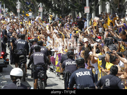 Die Los Angeles Lakers feiern ihre NBA Meisterschaft mit einer Parade in Los Angeles am 21 Juni 2010. Die Lakers Celtics besiegt, um die Meisterschaft zu gewinnen. UPI Foto/Lori Shepler Stockfoto
