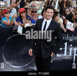 Warf Mitglied Kellan Lutz besucht die Premiere des Motion Picture romantischer Thriller fantasy "Die Twilight Saga: Eclipse', als Teil der Los Angeles Film Festival im Nokia Theater in Los Angeles Juni 24, 2010. UPI/Jim Ruymen Stockfoto