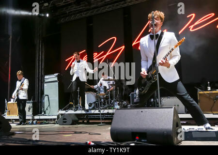 Zagreb, Kroatien - 24. Juni, 2019: Die schwedische Gruppe die Hives am 14. INmusic Festival am See Jarun in Zagreb, Kroatien führt. Stockfoto