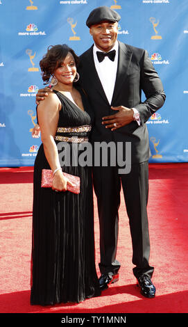 LL Cool J und Frau Simone Schmidt am 62. Primetime Emmy Awards im Nokia Theater in Los Angeles am 29. August 2010. UPI/Lori Shepler Stockfoto