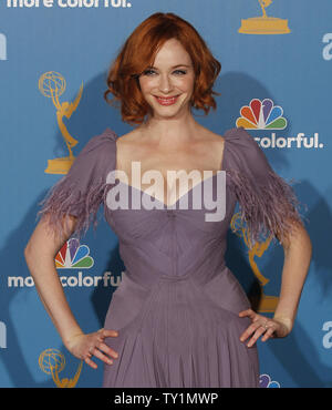 Schauspielerin Christina Hendricks von 'Mad Men' stellt auf der 62. Primetime Emmy Awards im Nokia Theater in Los Angeles am 29. August 2010. UPI/Lori Shepler Stockfoto