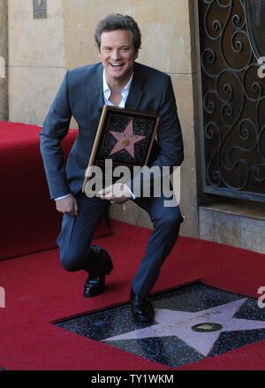 Der britische Schauspieler Colin Firth ist mit der 2.428 th Stern auf dem Hollywood Walk of Fame geehrt, während einer enthüllungsfeier in Los Angeles am 13. Januar 2011. Firth ist derzeit die Hauptrolle in dem Spielfilm "The King's Speech", für die er einen Golden Globe Award Nominierung für beste Leistung durch einen Schauspieler in einer Motion Picture Drama erhalten hat. UPI/Jim Ruymen Stockfoto