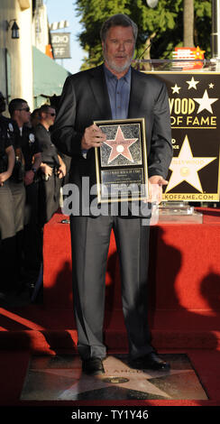 John Langley ist an einer Zeremonie, wo der Produzent der TV-Realität Serie 'Bullen' erhält einen Stern auf dem "Hollywood Walk of Fame" in Hollywood" in Los Angeles am Februar 11, 2011 gesehen. UPI/Phil McCarten Stockfoto