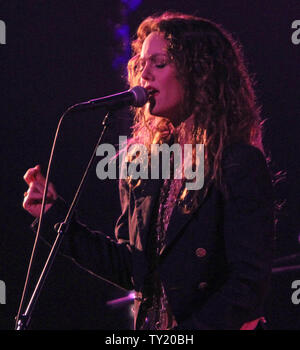 Vanessa Paradis führt im Konzert im Orpheum Theater in Los Angeles am 18. Februar 2011. UPI/David Silpa Stockfoto
