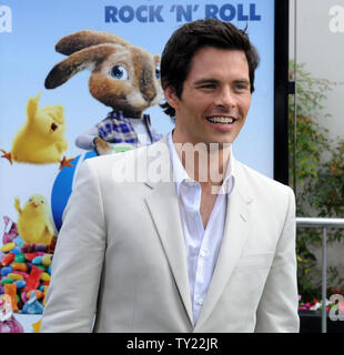 Schauspieler James Marsden, die Stimme von Fred in den animierten Film Komödie 'Hop', bei der Premiere des Films in den Universal Studios in Universal City, Kalifornien am 27. März 2011 eingegangen ist. UPI/Jim Ruymen Stockfoto