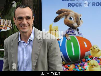 Schauspieler Hank Azaria, die Stimmen von Carlos und Phil in der animierten motion picture Komödie 'Hop', bei der Premiere des Films in den Universal Studios in Universal City, Kalifornien am 27. März 2011 eingegangen ist. UPI/Jim Ruymen Stockfoto