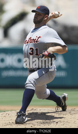 Detroit Tiger Krug Brad Penny (31) wirft der Los Angeles Engel im zweiten Inning im Angel Stadium in Anaheim, Kalifornien, am 6. Juli 2011. UPI/Lori Shepler. Stockfoto