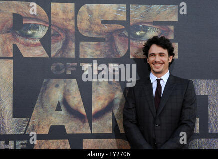 James Franco, ein cast Mitglied im Motion Picture sci-fi Thriller' Aufstieg der Planet der Affen", kommt für die Premiere des Films am Grauman's Chinese Theatre in Los Angeles am 28. Juli 2011. UPI/Jim Ruymen Stockfoto