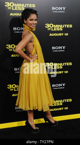 Dilshad Vadsaria, der Mitglied in der motion picture Verbrechen Komödie "30 Minuten oder weniger", die Premiere des Films am Grauman's Chinese Theater in Hollywood" in Los Angeles am 8. August 2011 besucht. UPI/Jim Ruymen Stockfoto