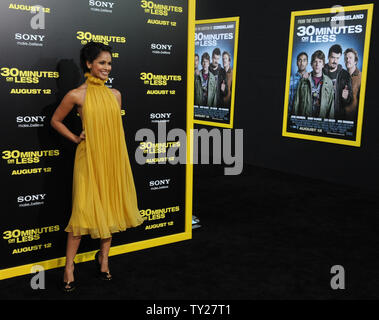 Dilshad Vadsaria, der Mitglied in der motion picture Verbrechen Komödie "30 Minuten oder weniger", die Premiere des Films am Grauman's Chinese Theater in Hollywood" in Los Angeles am 8. August 2011 besucht. UPI/Jim Ruymen Stockfoto