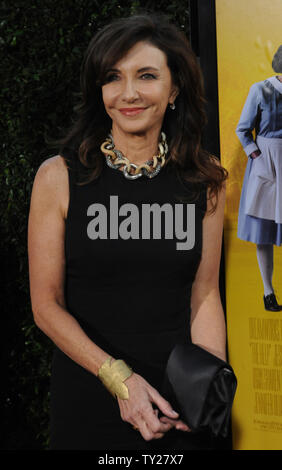 Mary Steenburgen, der Mitglied in der motion picture Drama "Die Hilfe", sorgt sich die Premiere des Films in der Akademie der Künste und Wissenschaften in Beverly Hills, Kalifornien am 9. August 2011. UPI/Jim Ruymen Stockfoto