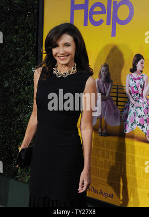 Mary Steenburgen, der Mitglied in der motion picture Drama "Die Hilfe", sorgt sich die Premiere des Films in der Akademie der Künste und Wissenschaften in Beverly Hills, Kalifornien am 9. August 2011. UPI/Jim Ruymen Stockfoto