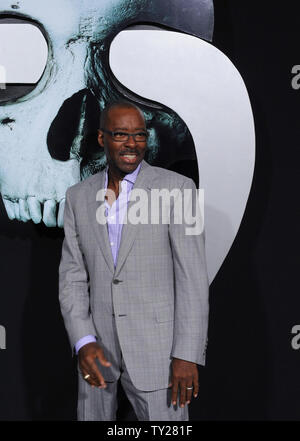 Courtney B. Vance, ein Ensemble in der motion picture Thriller "Final Destination 5", sorgt sich die Premiere des Films am Grauman's Chinese Theater, die Hollywood in Los Angeles am 10. August 2011. UPI/Jim Ruymen Stockfoto