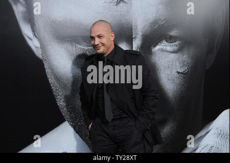 Schauspieler Tom Hardy, ein cast Mitglied im Motion picture Sport Drama "Warrior", die Premiere des Films am ArcLight Cinerama DomeTheater im Hollywood" in Los Angeles am 6. September 2011 besucht. UPI/Jim Ruymen Stockfoto