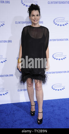 Schauspielerin Julia Ormond besucht die Clinton Foundation Gala zu Ehren von "ein Jahrzehnt der Unterschied "im Hollywood Palladium in Los Angeles am 14. Oktober 2011 statt. UPI/Phil McCarten Stockfoto