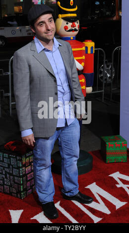 David Krumholtz, der Mitglied in der motion picture Komödie "ein sehr Harold & Kumar 3D Christmas", die Premiere des Films am Grauman's Chinese Theater in Hollywood" in Los Angeles am 2. November 2011 besucht. UPI/Jim Ruymen Stockfoto