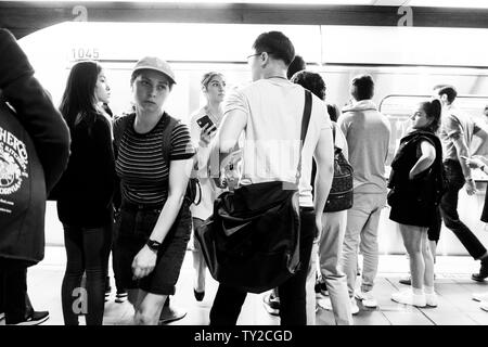 7Th Street Metro Center Station, LA Metro, Rush Hour Crowd, Los Angeles, Kalifornien, Vereinigte Staaten von Amerika Stockfoto